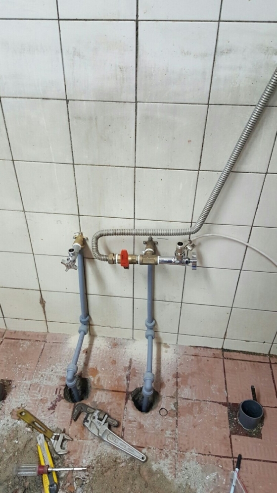안양 주방 수도관누수 물샐때 배관공사5